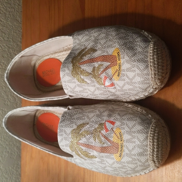 Michael Kors Signature Logo Kendrick espadrille flats - Picture 2 of 10